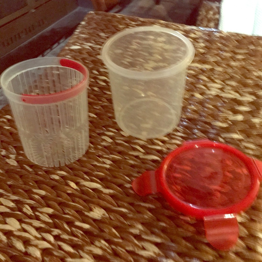Plastic container with basket for pickles!!!